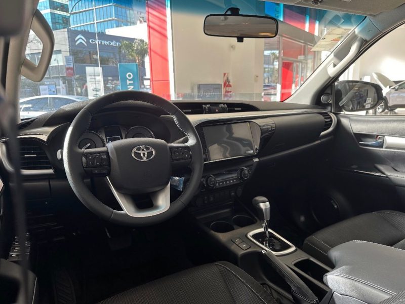 Toyota Hilux Srv 4x4 2.8 4x4 at